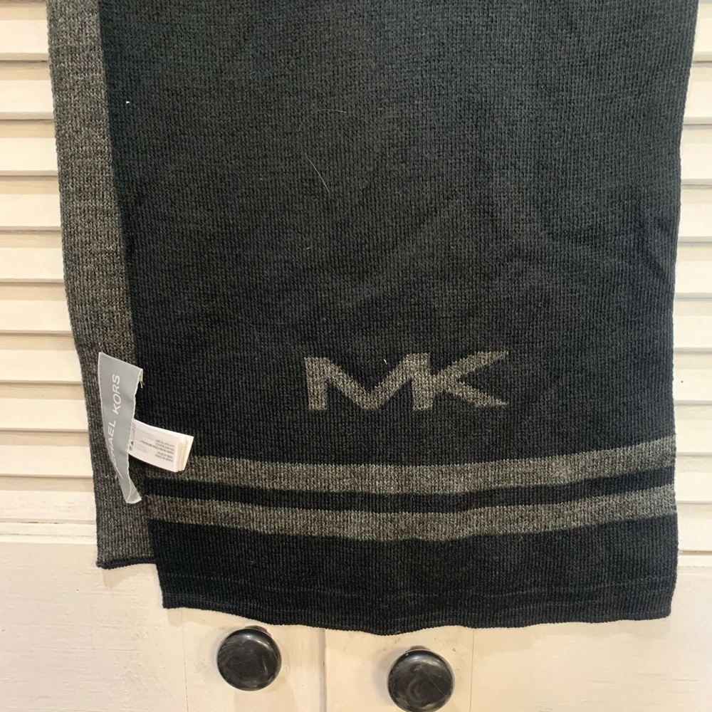 MICHAEL KORS SCARF - Picture 3 of 4